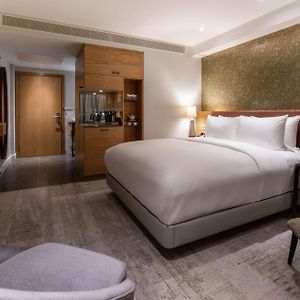 Gästezimmer mit Kingsize-Bett